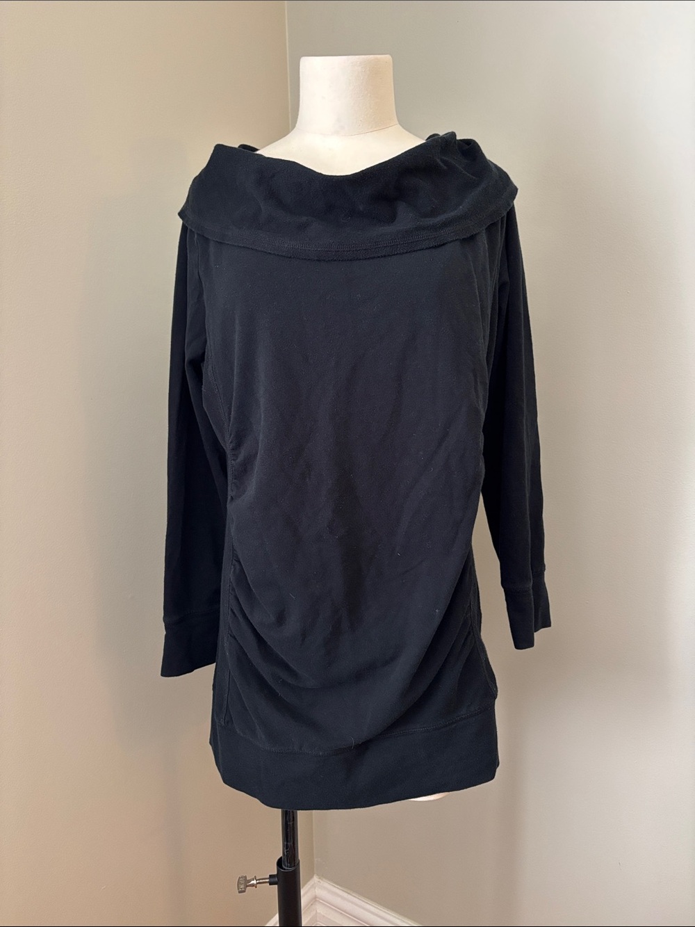 Liz Lange Maternity Black Off-Shoulder Long Sleeve Top Size M